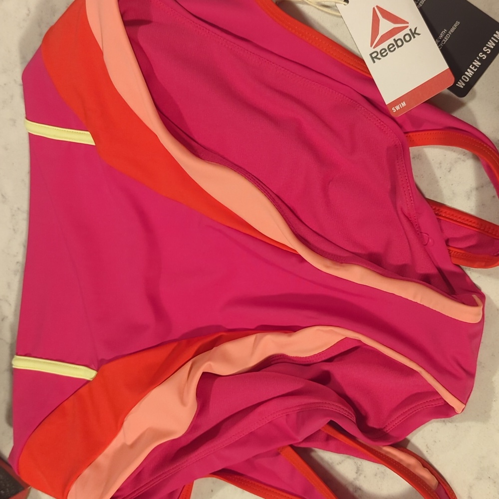 3/30 ⭐️ Reebok Women's Racerback One Piece - Picture 4 of 6